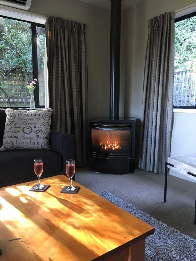 Cherrywood Cottage Akaroa Ngoại thất bức ảnh